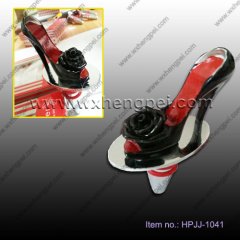 Wedding large black roses elegant high-heeled shoes wine stop 00